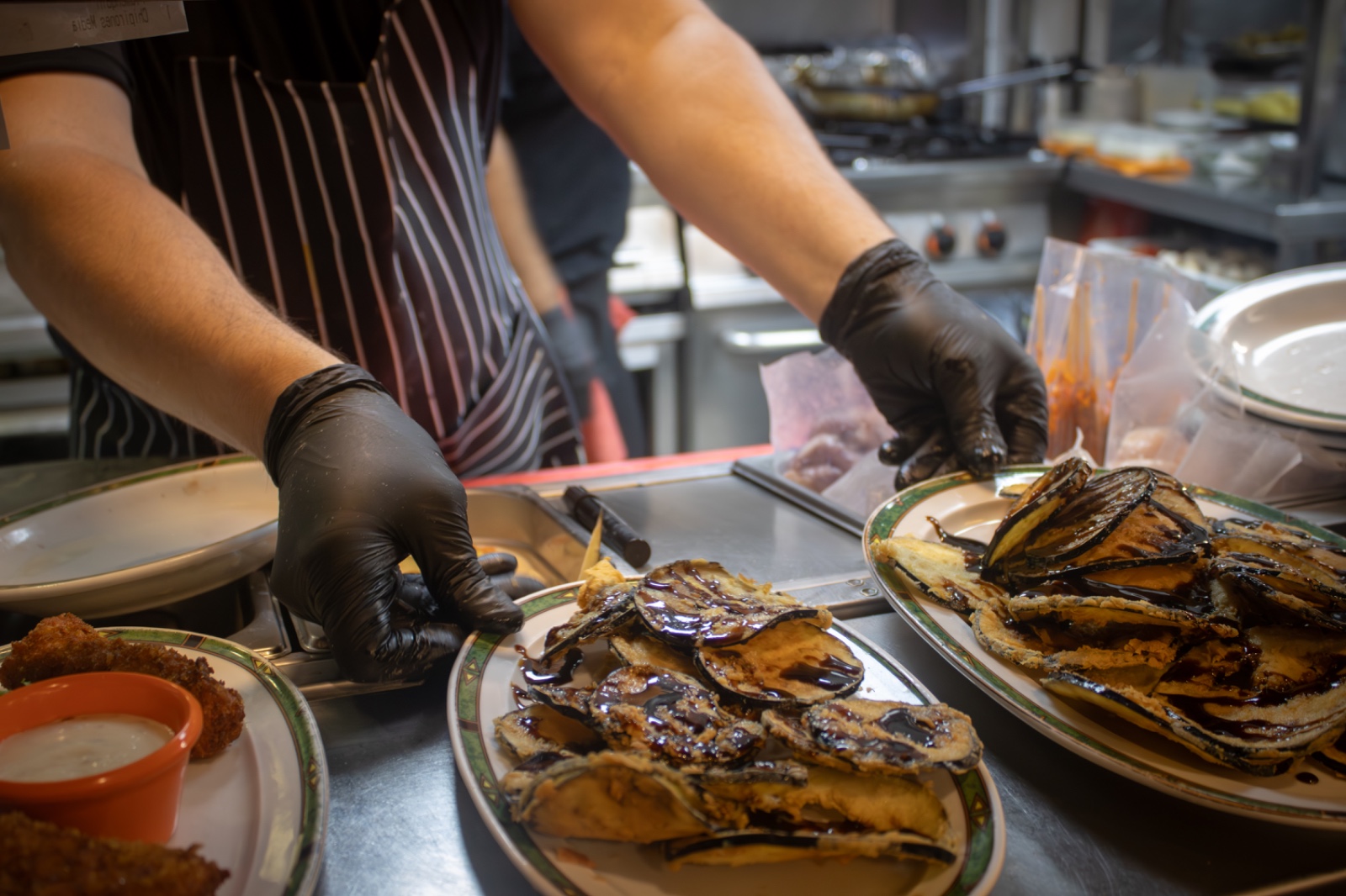 Platos preparados en la cocina